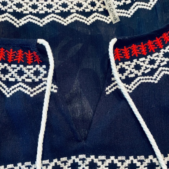 Embroidered blouse - Picture 6 of 8